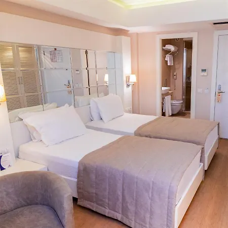 מלון Alesta Yacht 4*