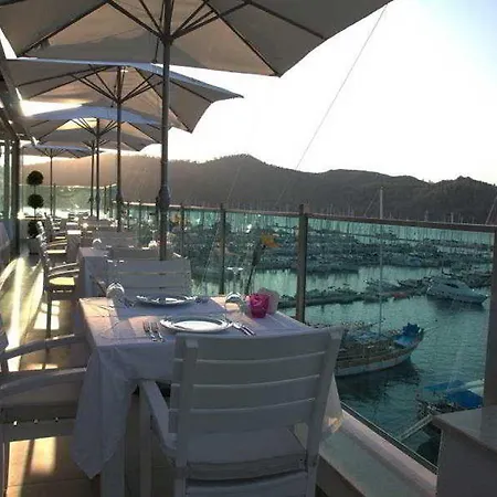Alesta Yacht 4* פאטהיה