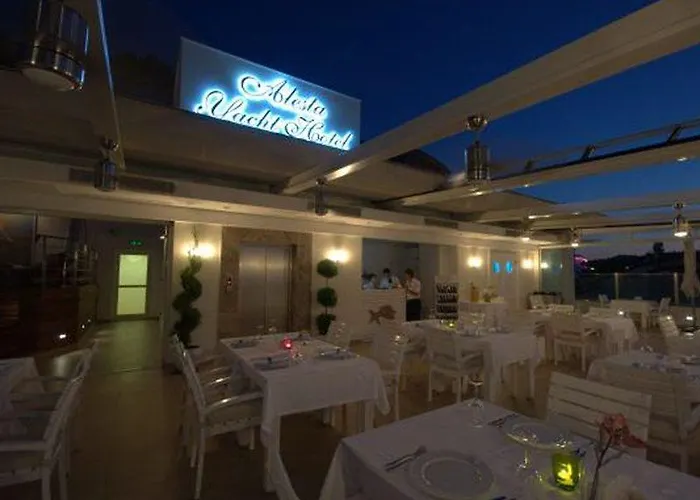 Hotel Alesta Yacht
