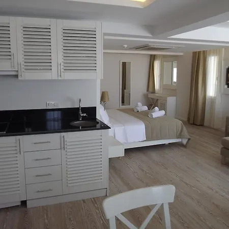 Hotel Alesta Yacht 4*