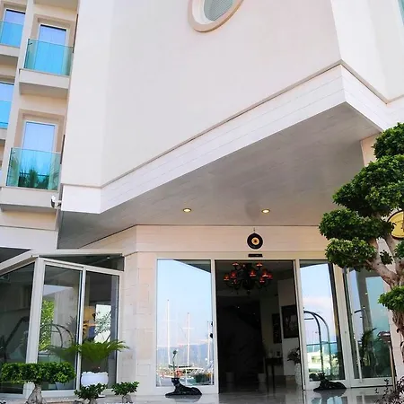 Alesta Yacht 4*
