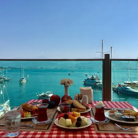 Alesta Yacht Hotel