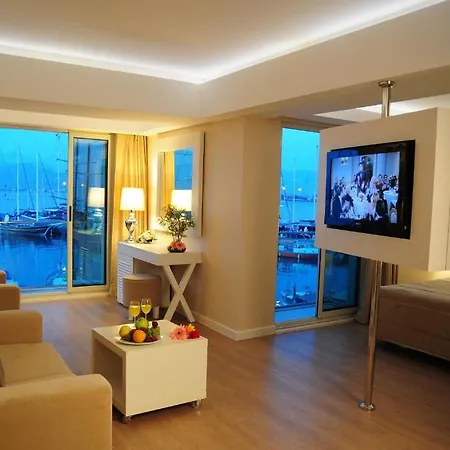 Hotel Alesta Yacht