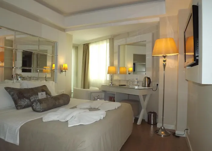 Alesta Yacht 4*