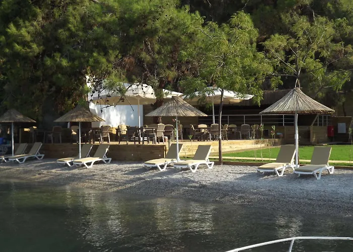 Ξενοδοχείο Alesta Yacht 4*