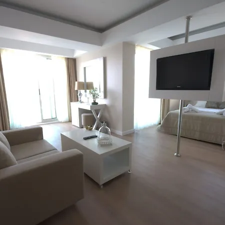 Alesta Yacht 4*