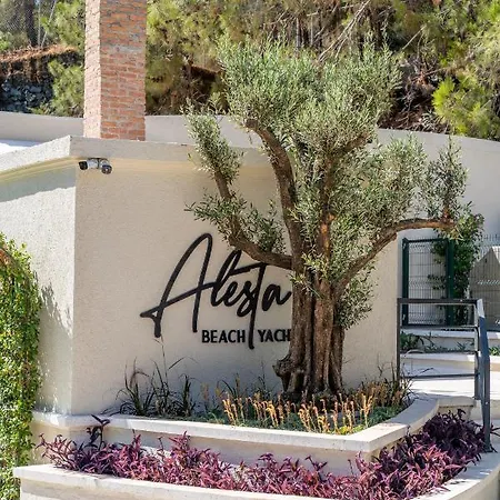 Alesta Yacht Hotel