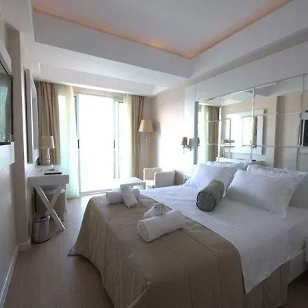 Hotel Alesta Yacht 4*