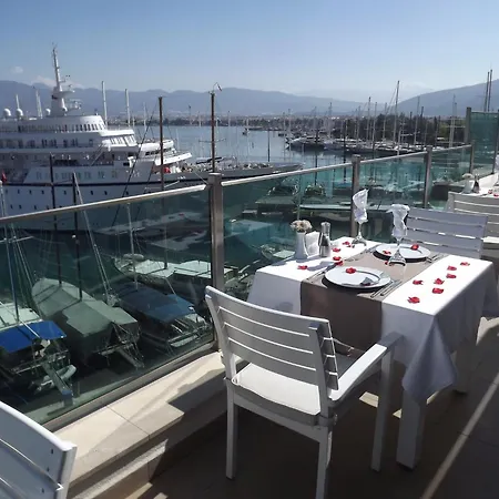 Szálloda Alesta Yacht