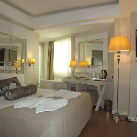 Alesta Yacht 4*