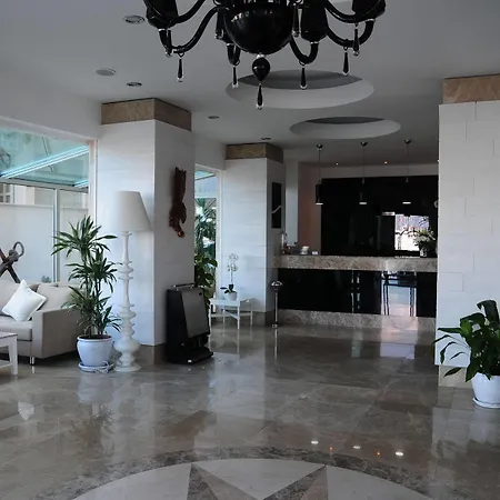 Alesta Yacht 4*