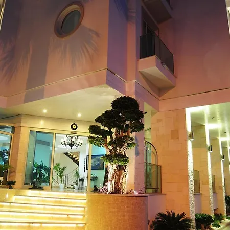 Alesta Yacht Hotel 4*