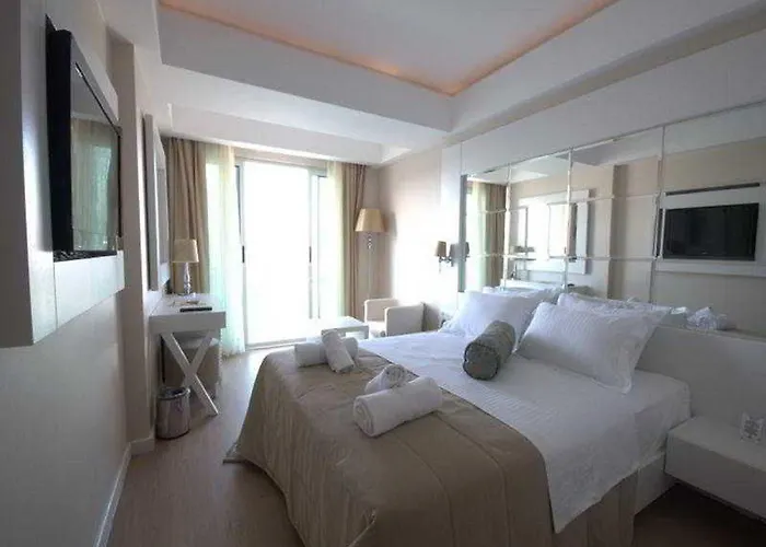 Szálloda Alesta Yacht 4*
