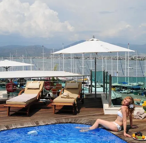 Hotell Alesta Yacht 4*