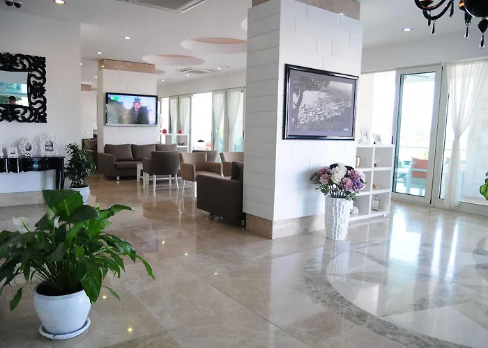 Alesta Yacht Hotell