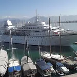 Alesta Yacht Hotel 4*