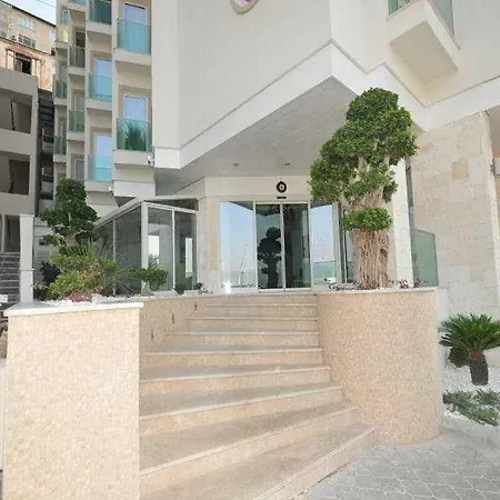 Hotel Alesta Yacht 4*